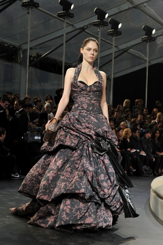 Illustration for article titled Attack Of The Supermodels Continues At Louis Vuitton